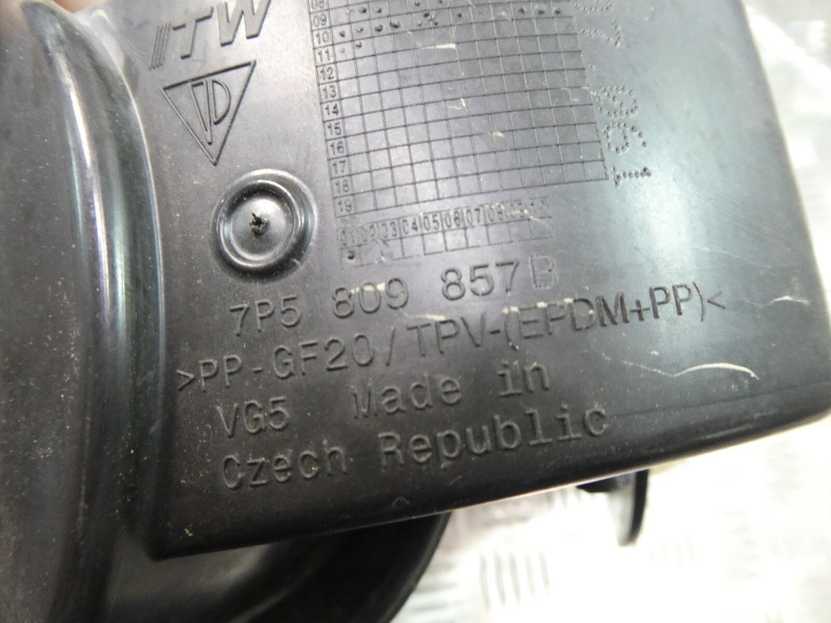 Porsche Cayenne 92A 3.0 TDI Tankklappe 7P5809857B schwarz LC9X ORIGINAL gebraucht - Tankdeckel – Produktansicht 4