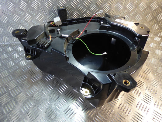 Porsche Cayenne 92A BOSE BOX Gehause ohne Lautsprecher 7P5035481D ORIGINAL gebraucht - Subwoofer – Produktansicht 1