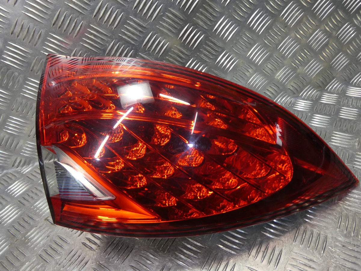Porsche Cayenne 92A Orig USA LED Rückleuchte aussen links 7P5945095R ORIGINAL gebraucht - Heckleuchte – Produktansicht 1