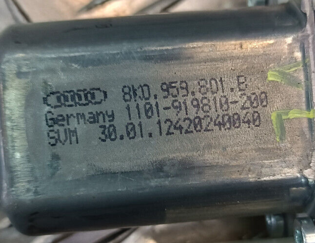 Porsche Cayenne S 92A Vorne Links Motor 8K0959801B ORIGINAL gebraucht - Fensterhebermotor – Produktansicht 3