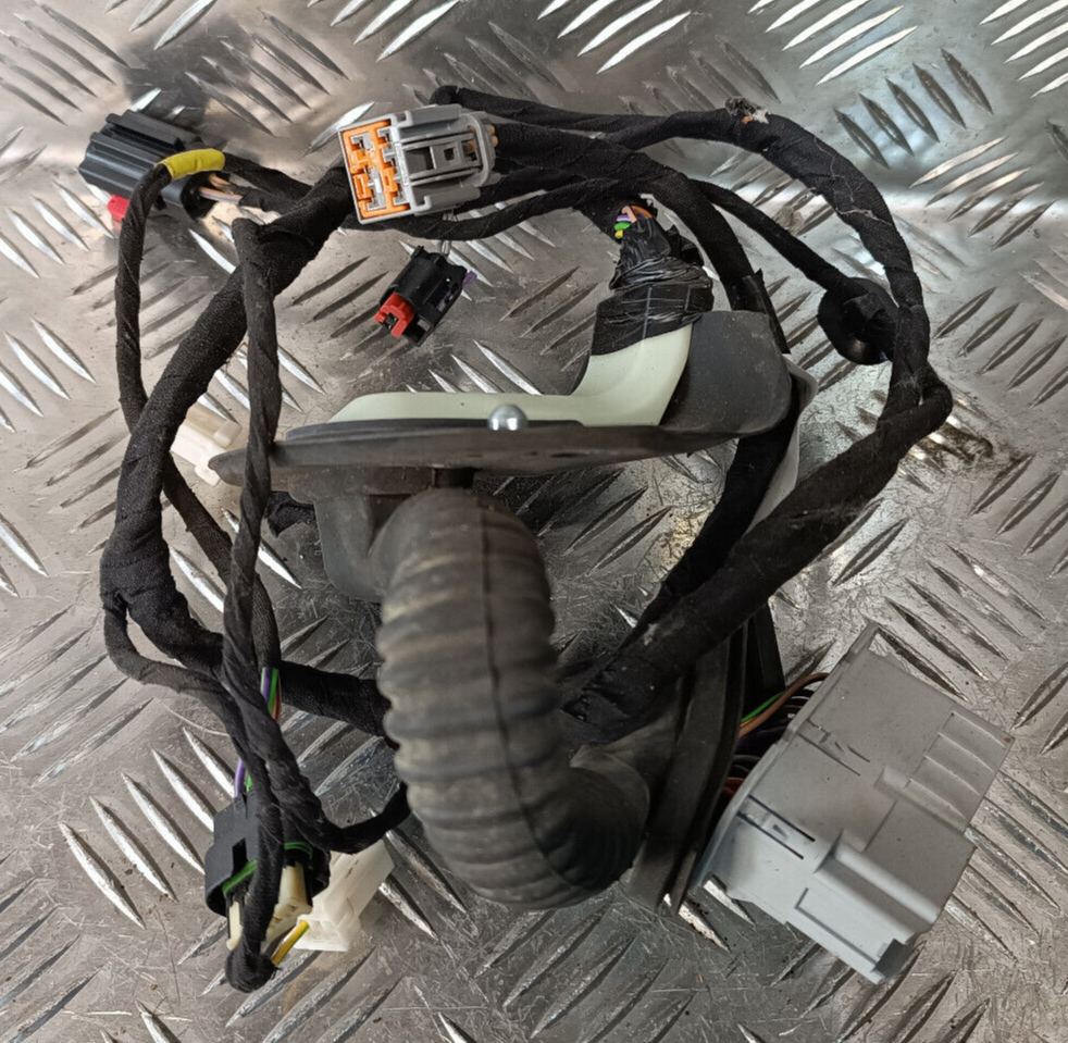 Jeep Grand Cherokee WK2 Tür Kabelbaum Vorne Links ORIGINAL gebraucht - P68136762AE – Produktansicht 1