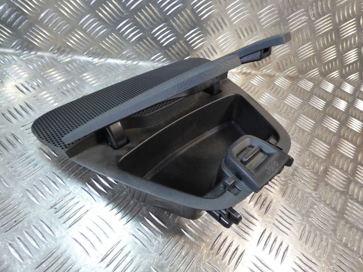 Jeep KL 2015 Staufach Armaturenbrett 1WG51TRMAA ORIGINAL gebraucht - Cherokee – Produktansicht 2