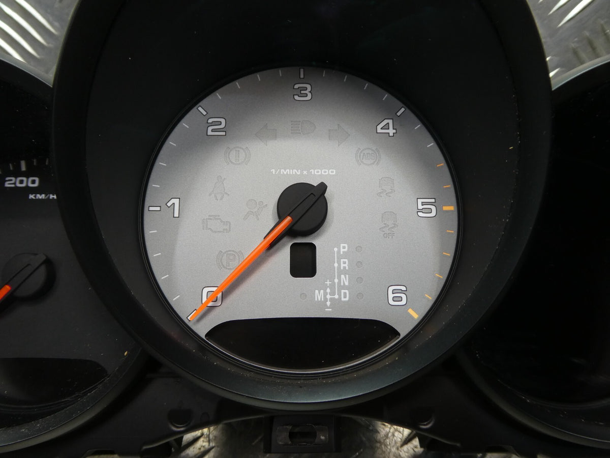 Porsche Macan 95B Diesel Tacho Kombiinstrument Cluster 95B920904AJ6N3 ORIGINAL gebraucht - Tachometer – Produktansicht 3