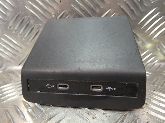 VW ID3 Pro 10A863099 5NA035736 Doppel 2x USB-Buchse Slot Port USB-C ORIGINAL gebraucht - Volkswagen – Produktansicht 1