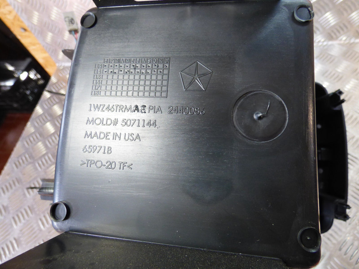 Jeep KL 2015 Leder Armlehne 1WZ46TRMAE _ 1WZ46DX9AA ORIGINAL gebraucht - Cherokee – Produktansicht 9