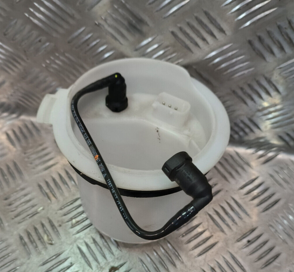 Porsche 970 Kraftstoff Tank Kraftstoffslauch Halter A2C53389219 ORIGINAL gebraucht - Panamera – Produktansicht 1