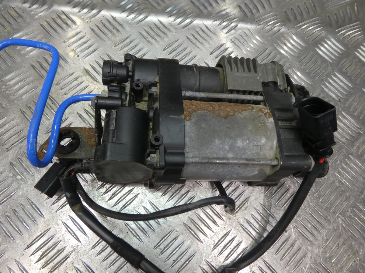 Orig. PORSCHE MACAN 3.0 TDI Luftfederung 95B616006C ORIGINAL gebraucht - Kompressor – Produktansicht 3