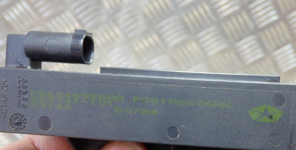 Jeep Cherokee KL 2.0 CRD 2015 Kessy Keyless Go Antenne ORIGINAL gebraucht - P68186636AA – Produktansicht 2