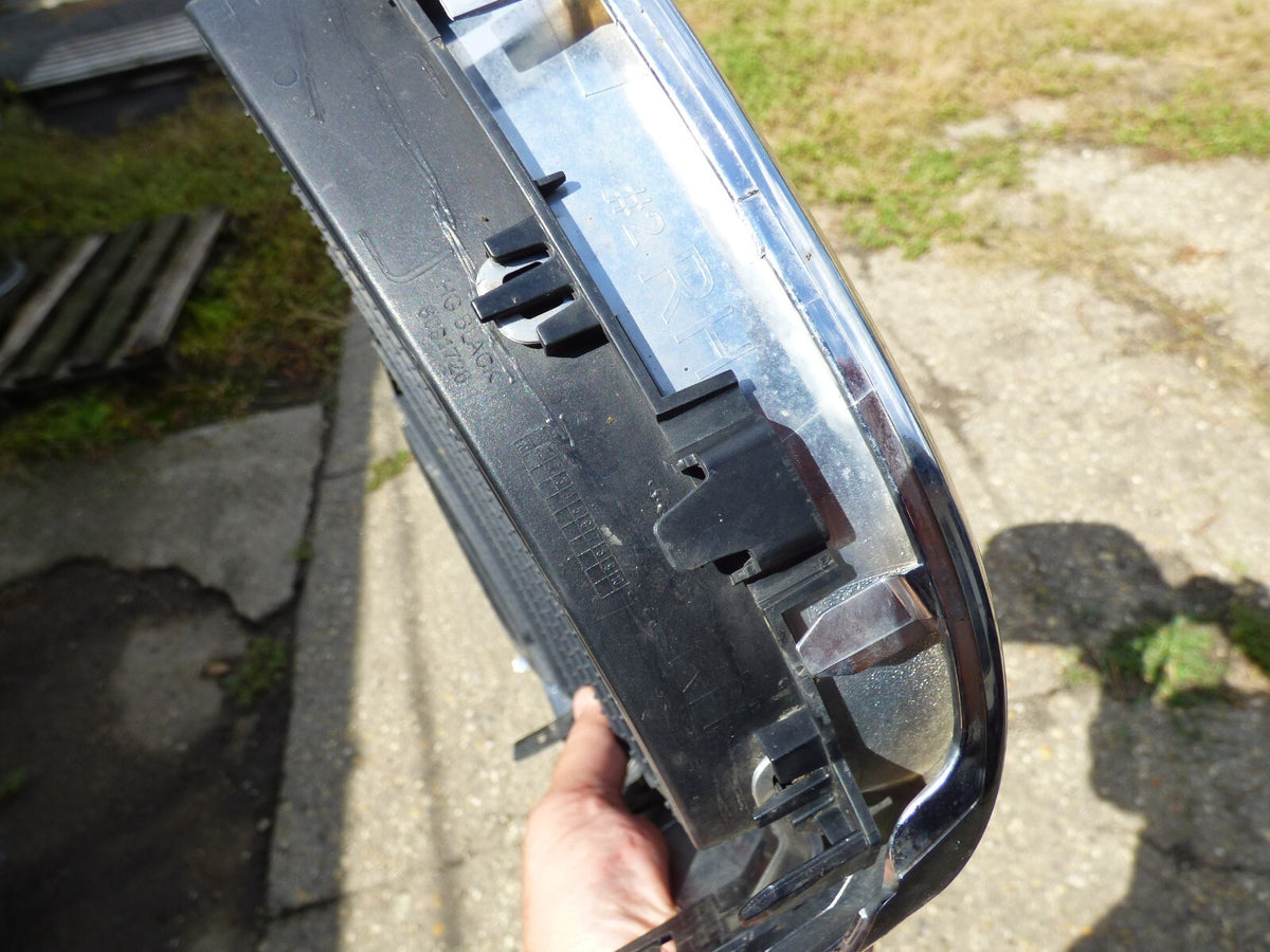 Original BMW X3 +X4 G01 + G02 F98 Grill vorne rechts gebraucht - 7464922 – Produktansicht 11