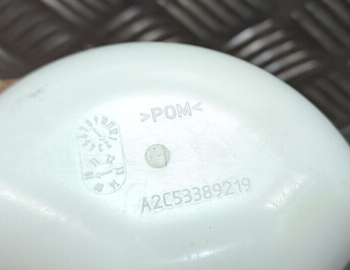 Porsche 970 Kraftstoff Tank Kraftstoffslauch Halter A2C53389219 ORIGINAL gebraucht - Panamera – Produktansicht 3