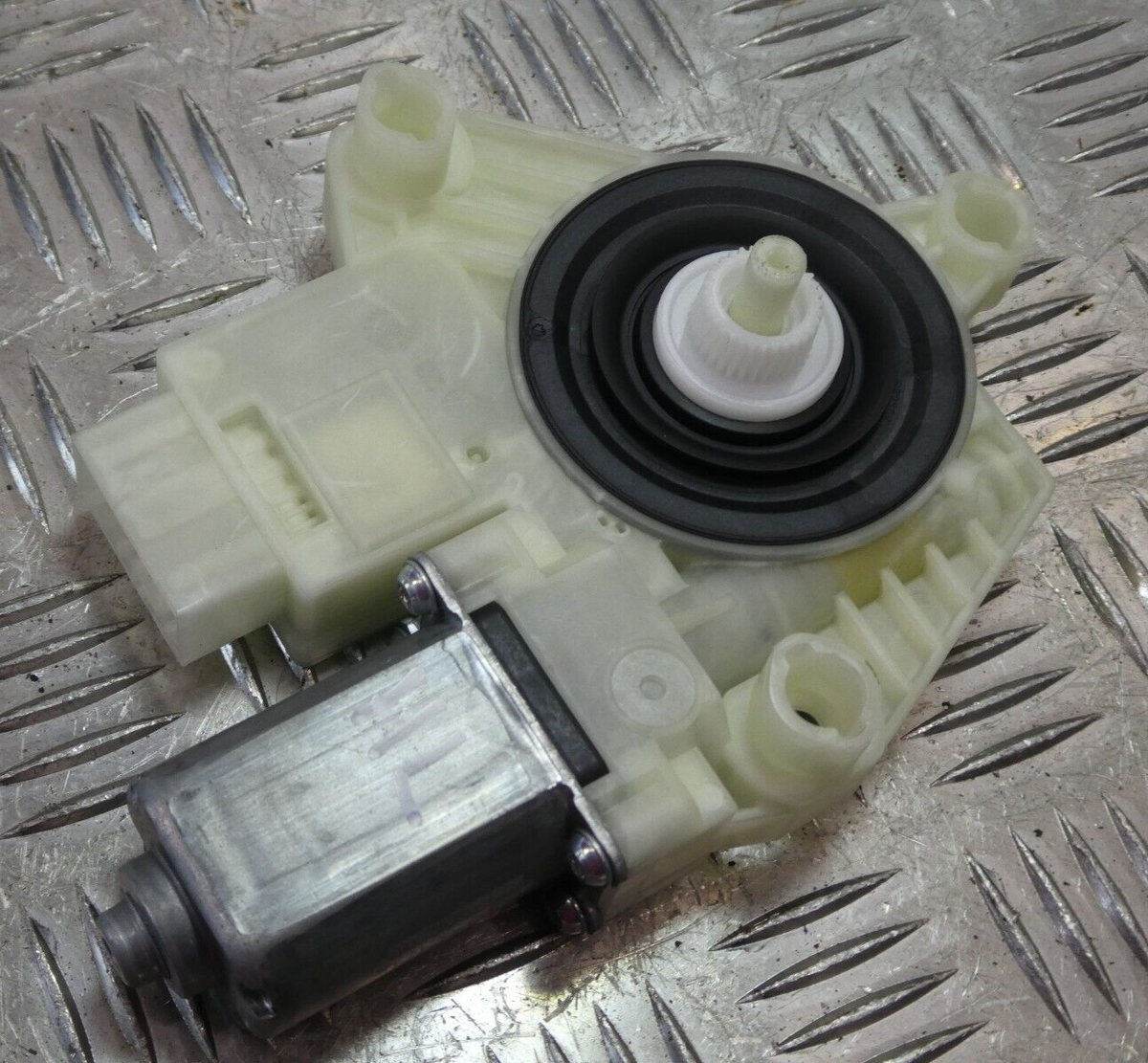 VW ID3 Fensterhebermotor Tür Hinten Links 5Q4959811F ORIGINAL gebraucht - Volkswagen – Produktansicht 1