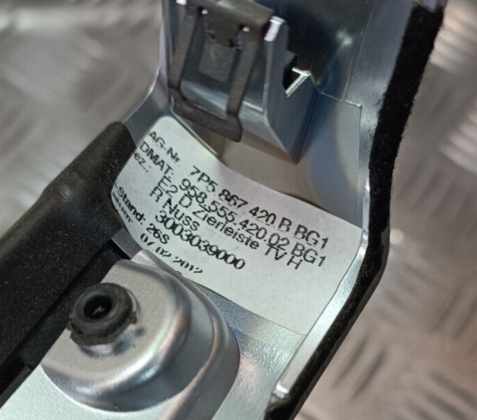 Porsche Cayenne S 92A Blende Leiste Türverkleidung 7P5867420B gebraucht - Original – Produktansicht 3