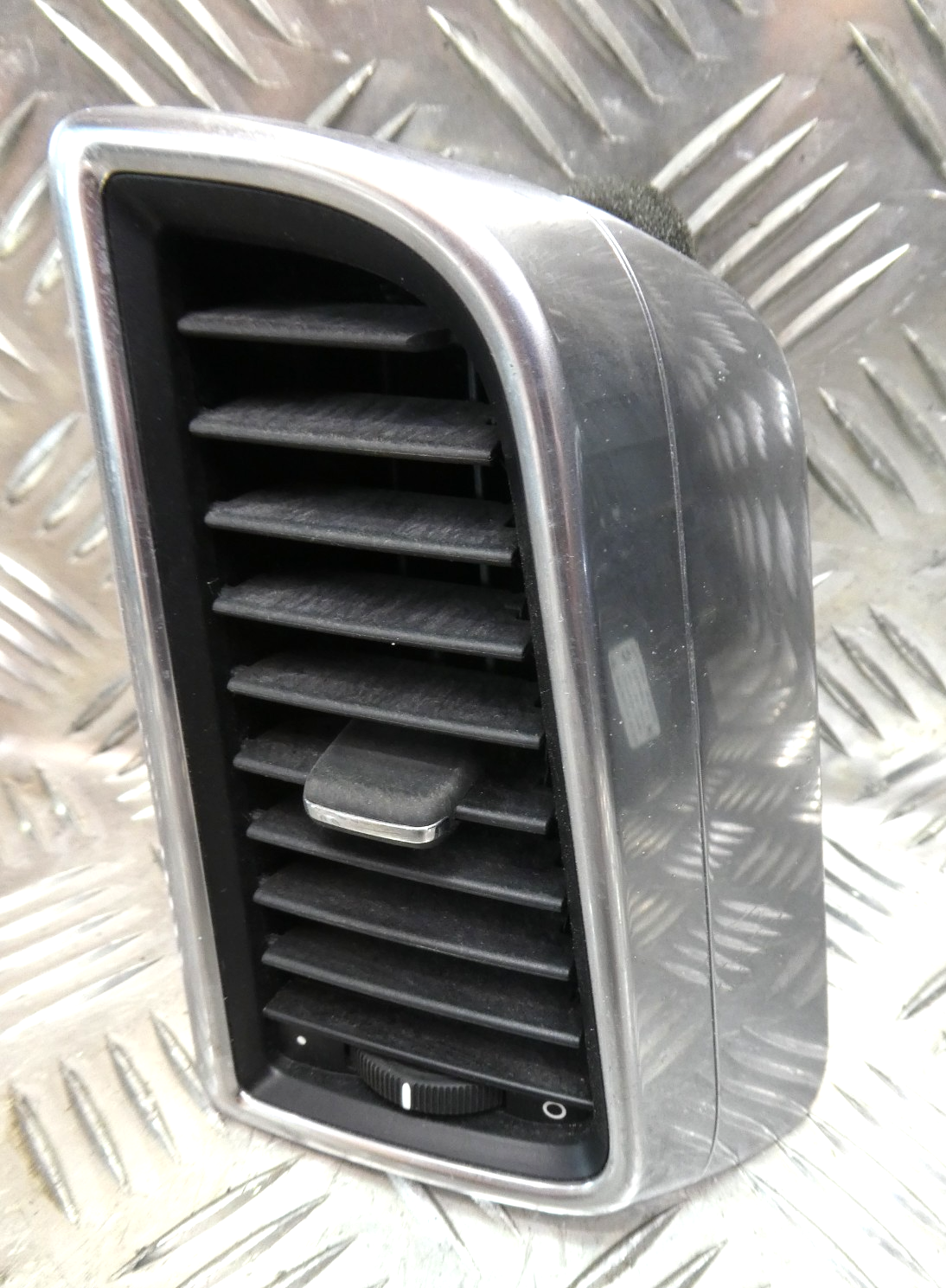 Porsche Panamera S 970 Luftdüse B-Säule links ORIGINAL gebraucht - 97055535101 – Produktansicht 1