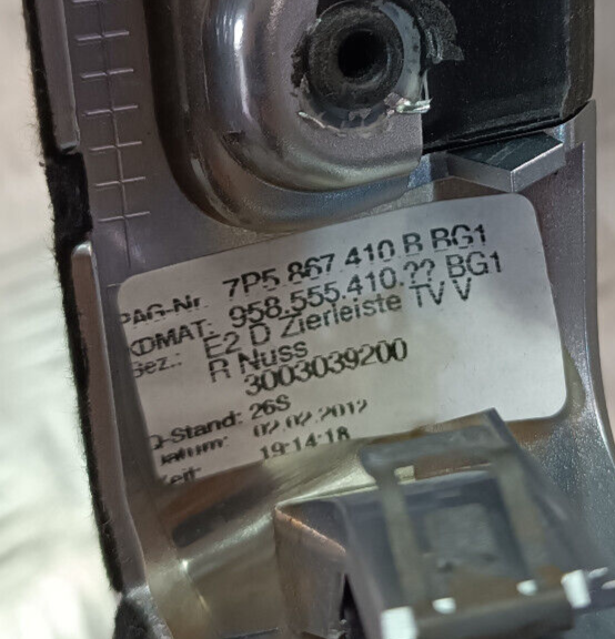 Porsche Cayenne S 92A Vorne Rechts Türverkleidung Innen 7P5867410B ORIGINAL gebraucht - Zierleiste – Produktansicht 3