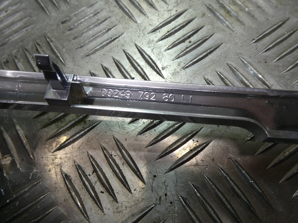 Porsche Panamera 970 Zierleiste Dekorleiste Klavierlack Tür Hinten L. ORIGINAL gebraucht - 0024979280 – Produktansicht 4