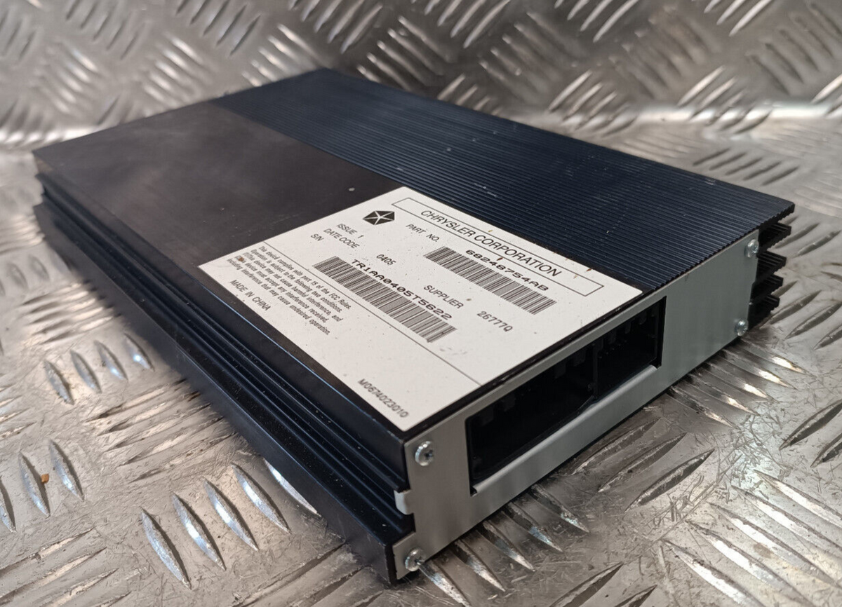 Jeep Grand Cherokee WK2 Steuergerät Audio Verstärker Amplifier ORIGINAL gebraucht - 68248754AB – Produktansicht 1