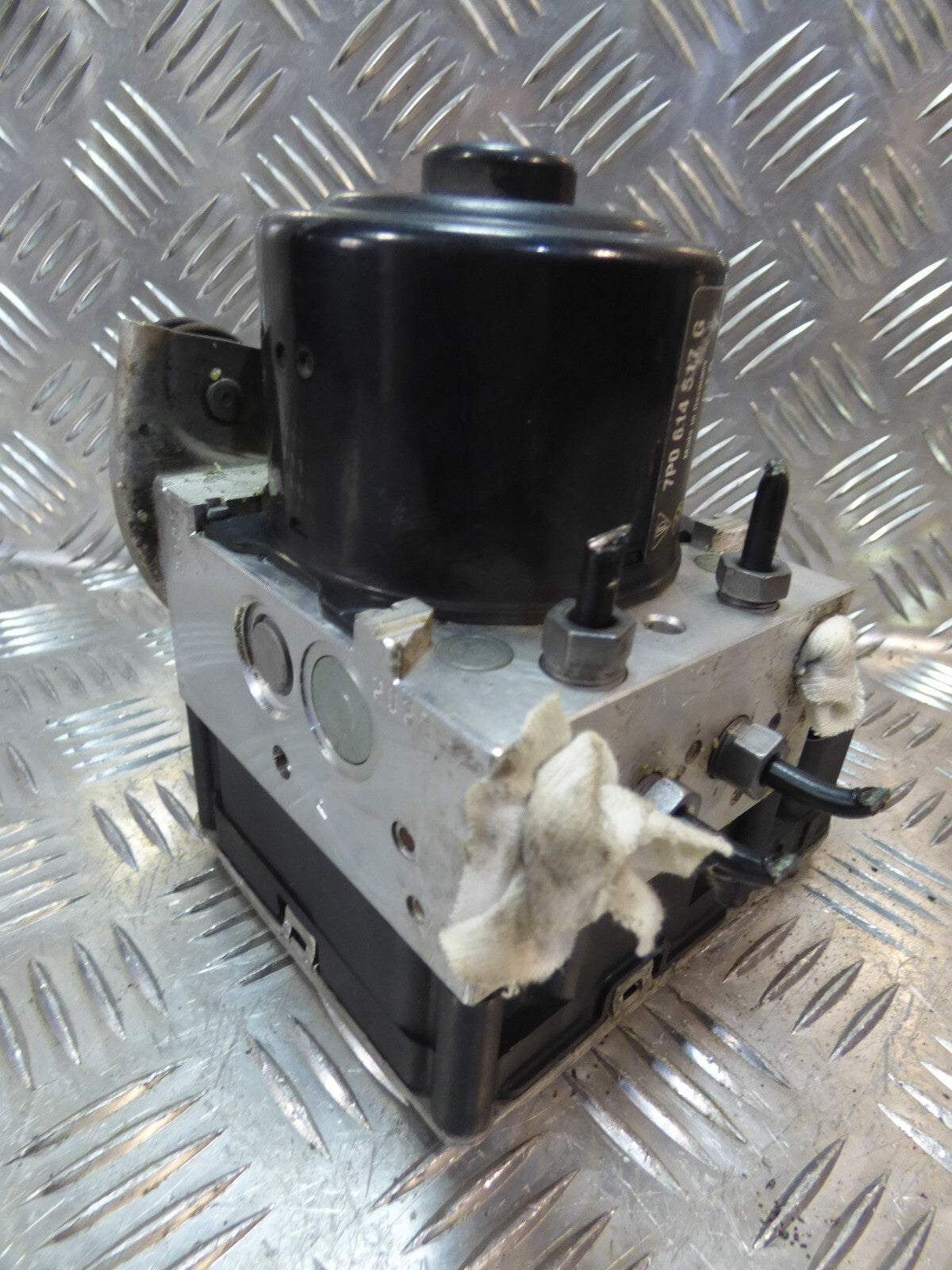 Porsche Cayenne 92A ABS Steuergerät ESP 7P0614517G 7P0907379G ORIGINAL gebraucht - Hydraulikblock – Produktansicht 2
