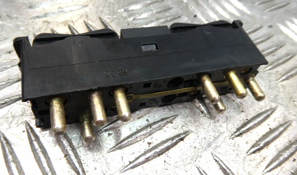Mercedes-Benz W126 C126 SEC Fensterheberschalter Vorne Rechts KZ ORIGINAL gebraucht - A0008208110 – Produktansicht 2