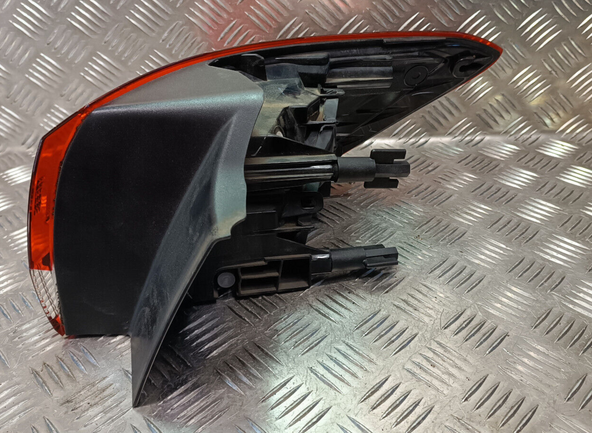 OPEL ASTRA K 1.0 TURBO 12V Original Rücklicht Links GM Heckleuchte gebraucht - 39077374 – Produktansicht 2