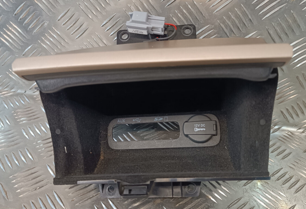 Jeep Grand Cherokee WK2 Ablagefach Staufach Fach ORIGINAL gebraucht - - X90020202MR – Produktansicht 1