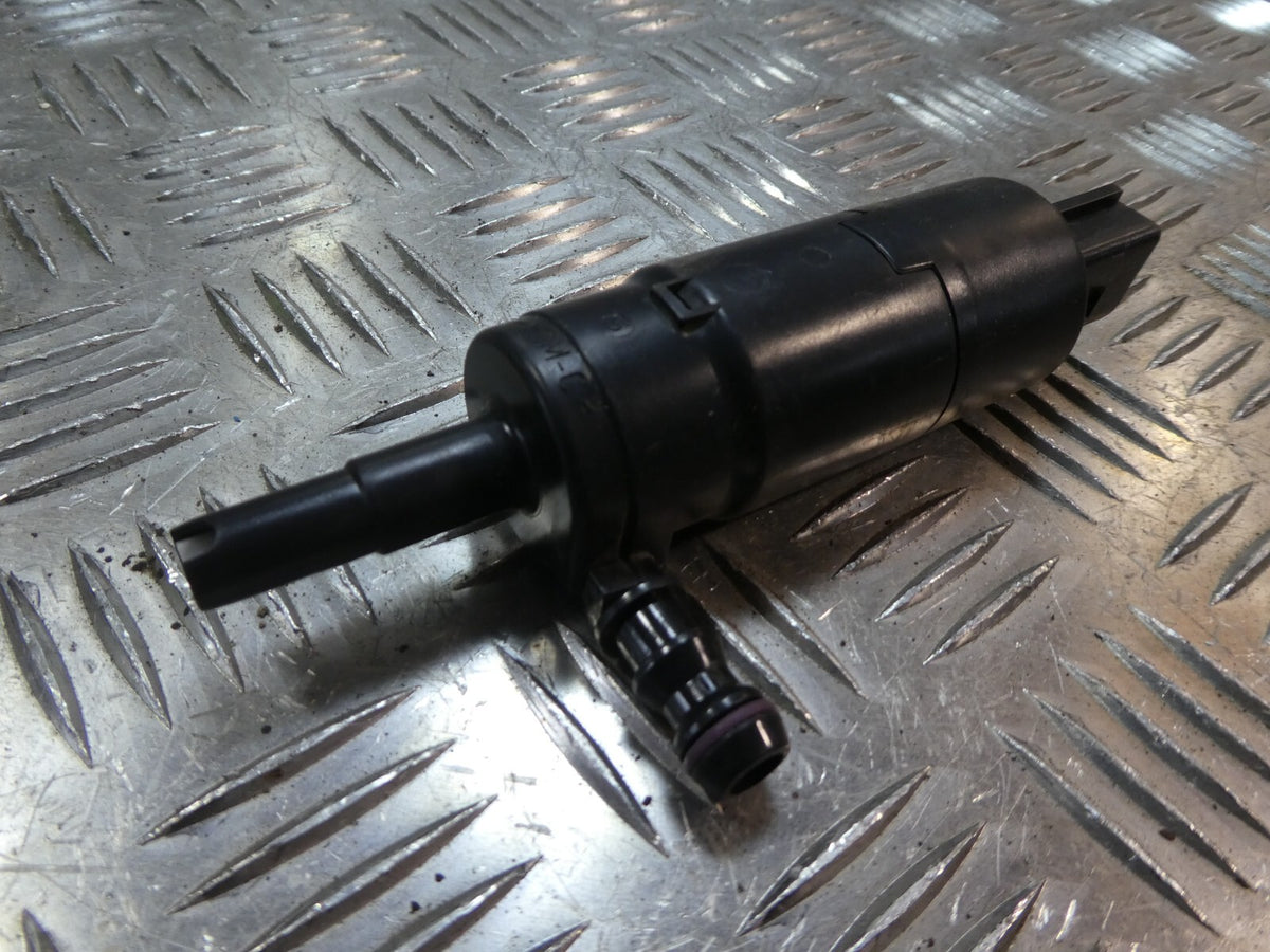 Porsche Cayenne 958 92A Scheinwerferreinigung 3B7955681 ORIGINAL gebraucht - Waschwasserpumpe – Produktansicht 1