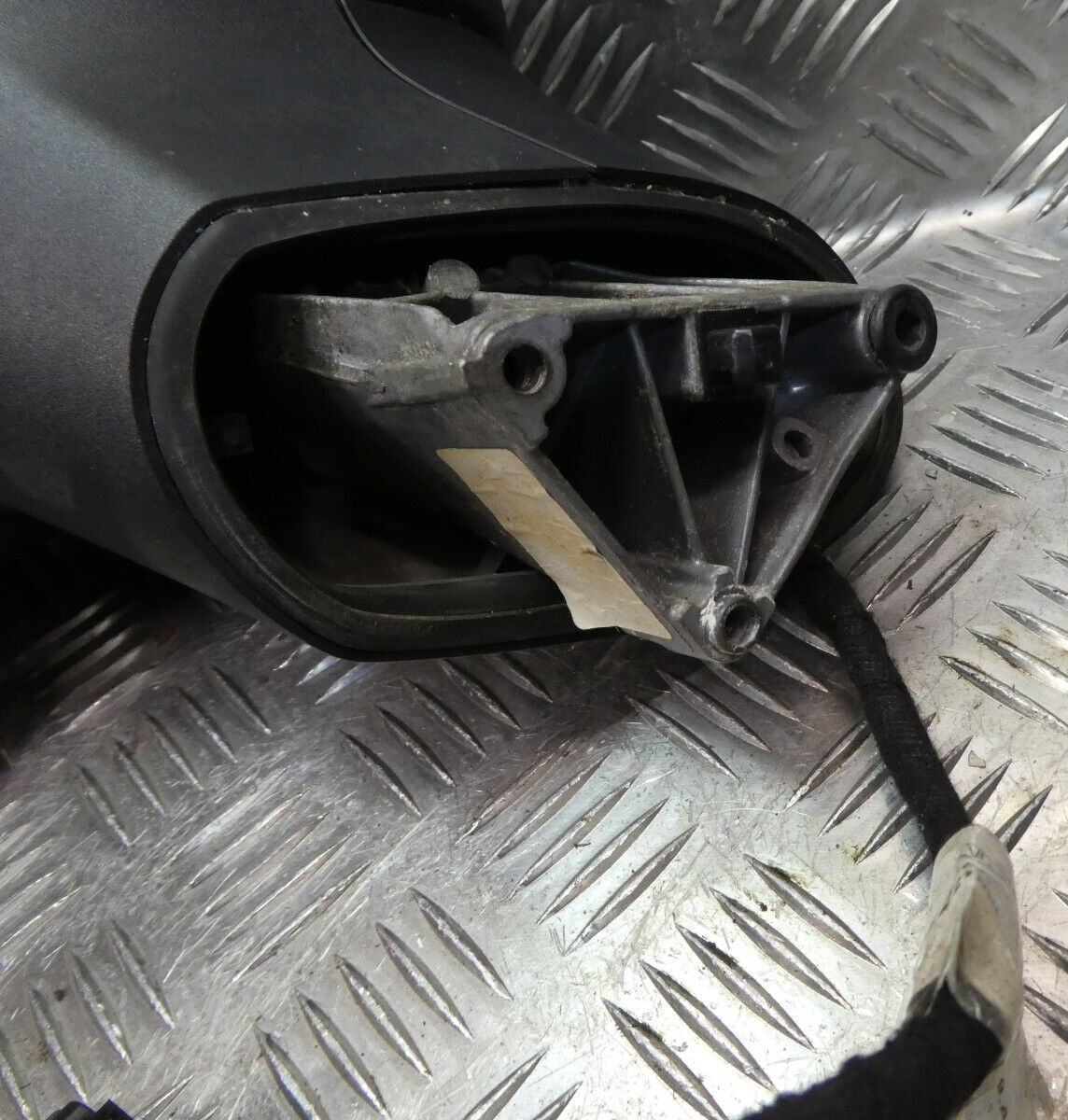 Porsche Cayenne 92A Außenspiegel links 7P5971469AD weiß C9A ORIGINAL gebraucht - Seitenspiegel – Produktansicht 3