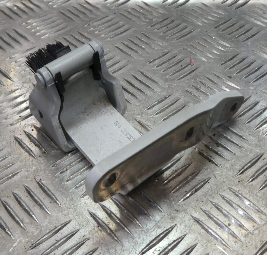 Porsche Cayenne 92A Heckklappescharnier rechts 7P5827302D+ 7P5827699A gebraucht - Original – Produktansicht 1