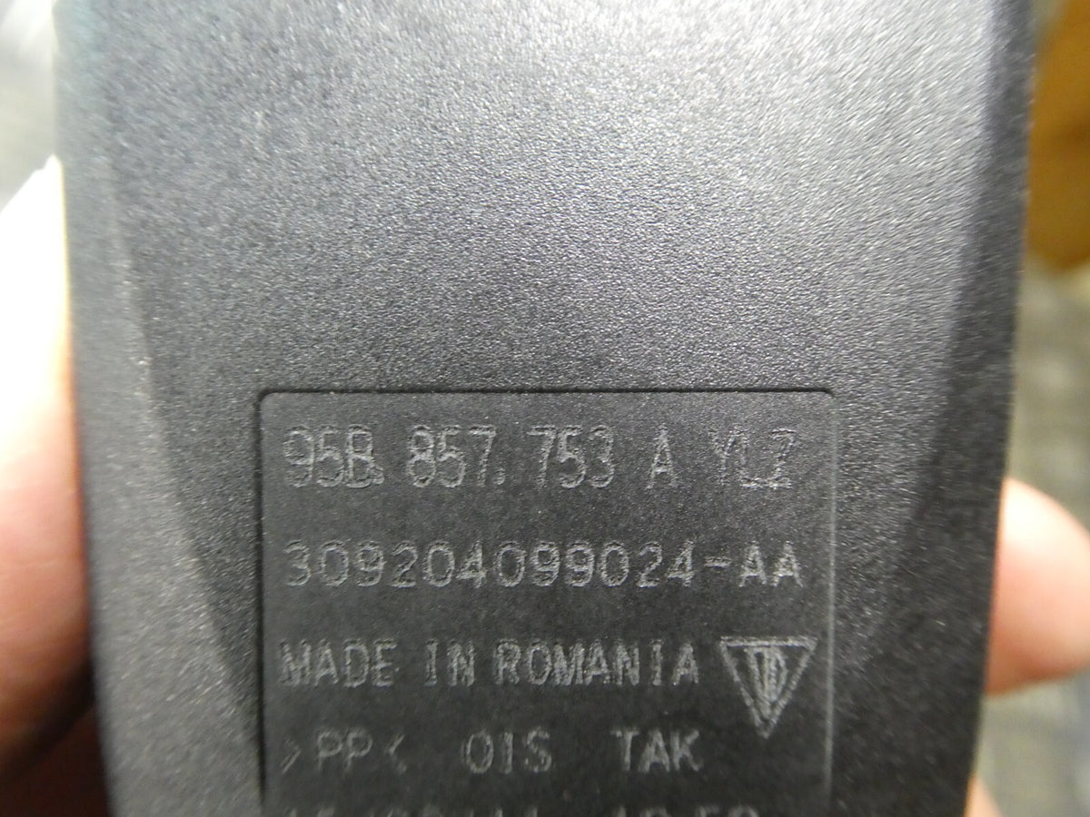 Porsche Macan 95B hinten Links 95B857753A ORIGINAL gebraucht - Gurtschloss – Produktansicht 4