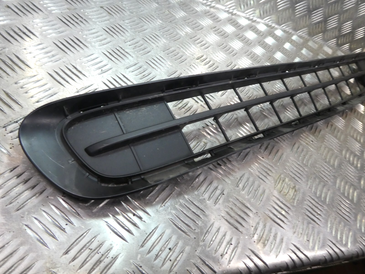 Mini Cooper F55 F56 F57 Original Stoßstange Grill Gitter unten gebraucht - 7499528 – Produktansicht 2