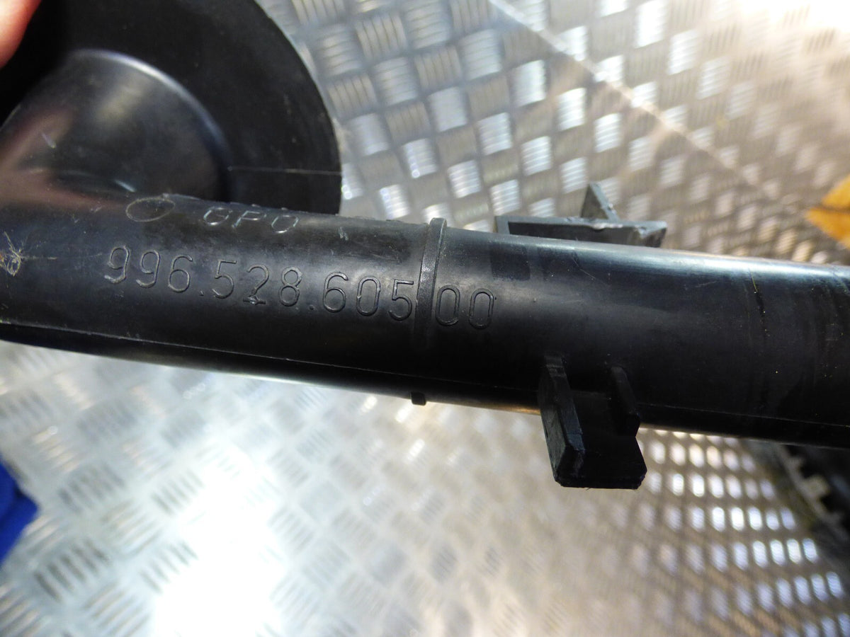 Porsche Boxster S 987 986 Einfüllstutzen Wischwasserbehälter ORIGINAL gebraucht - 99652860500 – Produktansicht 3