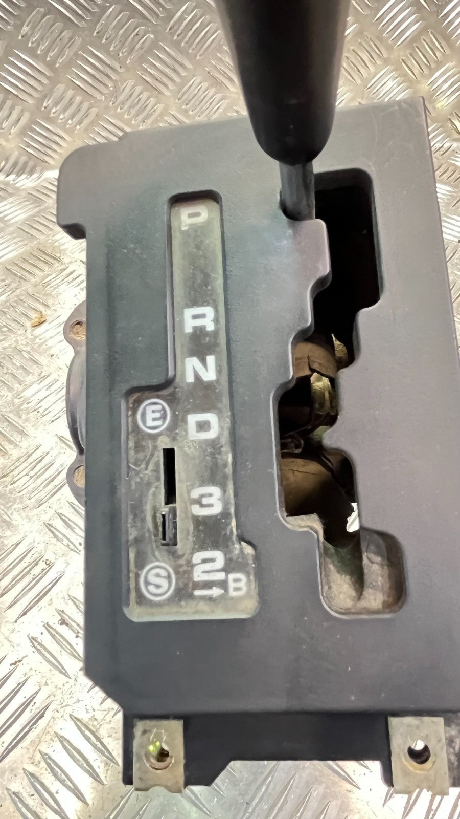 Mercedes-Benz C126 W126 _ Schaltkulisse Wählhebel Automatik _ ORIGINAL gebraucht - 1262670740 – Produktansicht 3