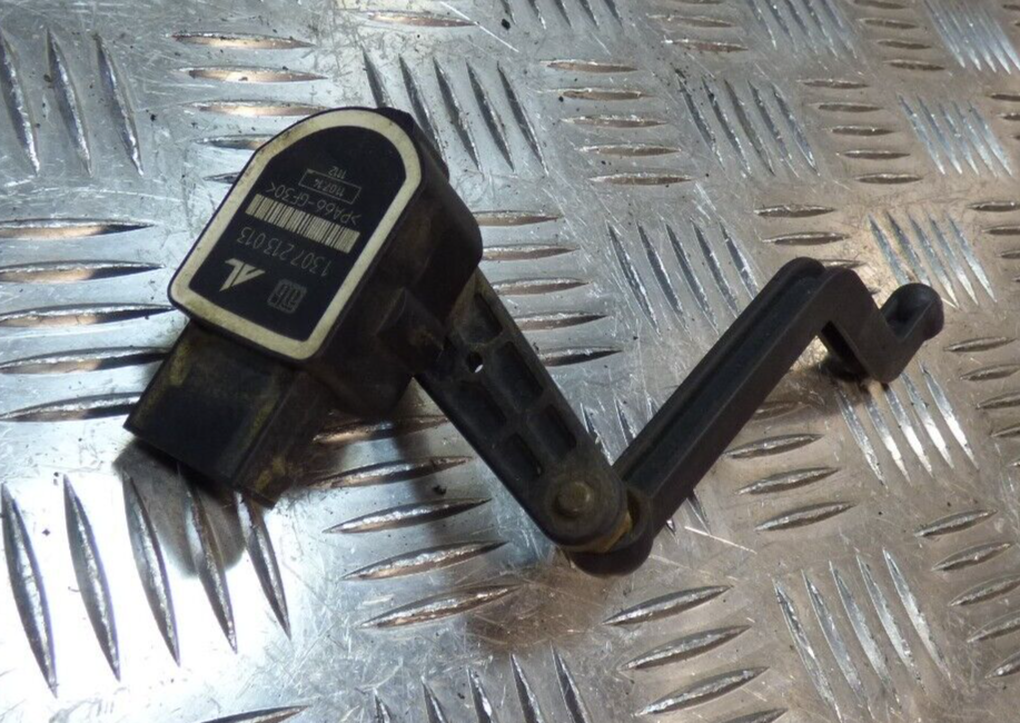 Jeep Cherokee KL 2.0 CRD Höhensensor Niveauregulierung hinten rechts ORIGINAL gebraucht - 1307213013 – Produktansicht 1