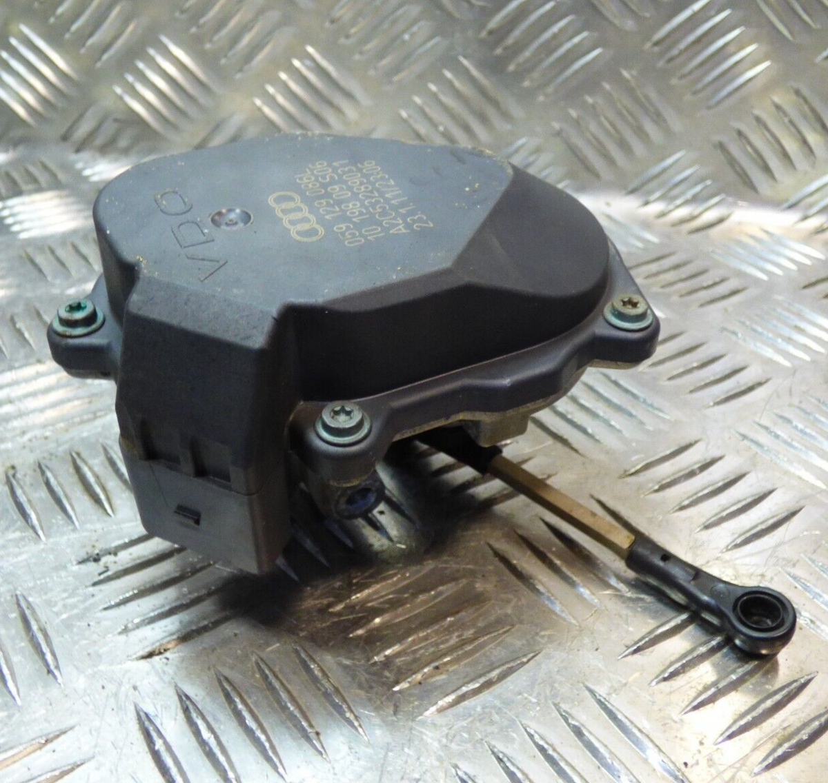 Porsche Cayenne 92A TDI Luftklappensteller Stellmotor Ansaugkrümmer ORIGINAL gebraucht - 059129086L – Produktansicht 1