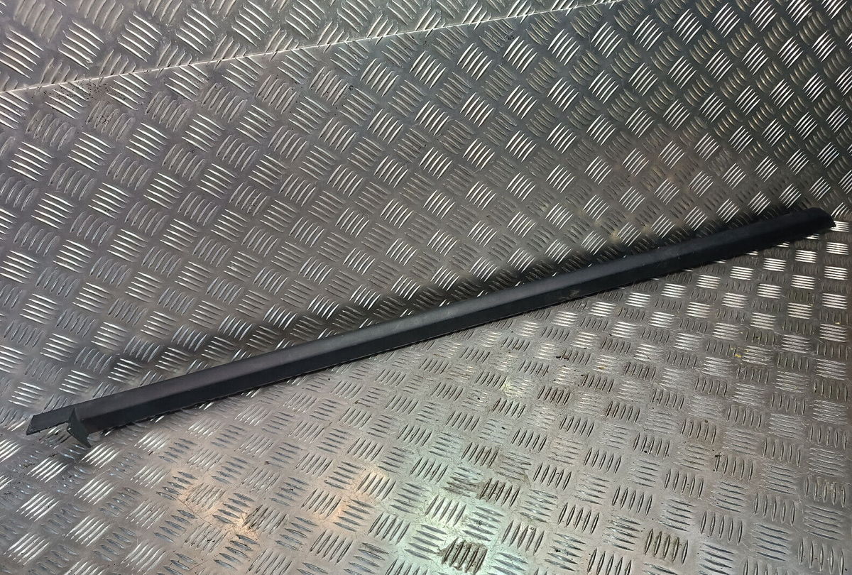 Porsche Cayenne S 92A Linke Abdeckung 7P5853537 LH ORIGINAL gebraucht - Seitenschwellerverkleidung – Produktansicht 1