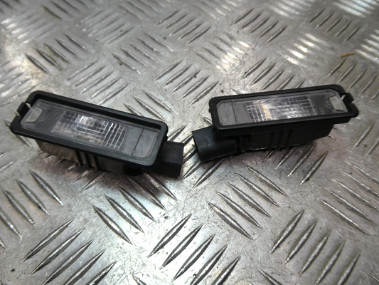 Porsche Macan 95B LED Kennzeichen Licht 1 paar 1K8943021 gebraucht - Original – Produktansicht 1