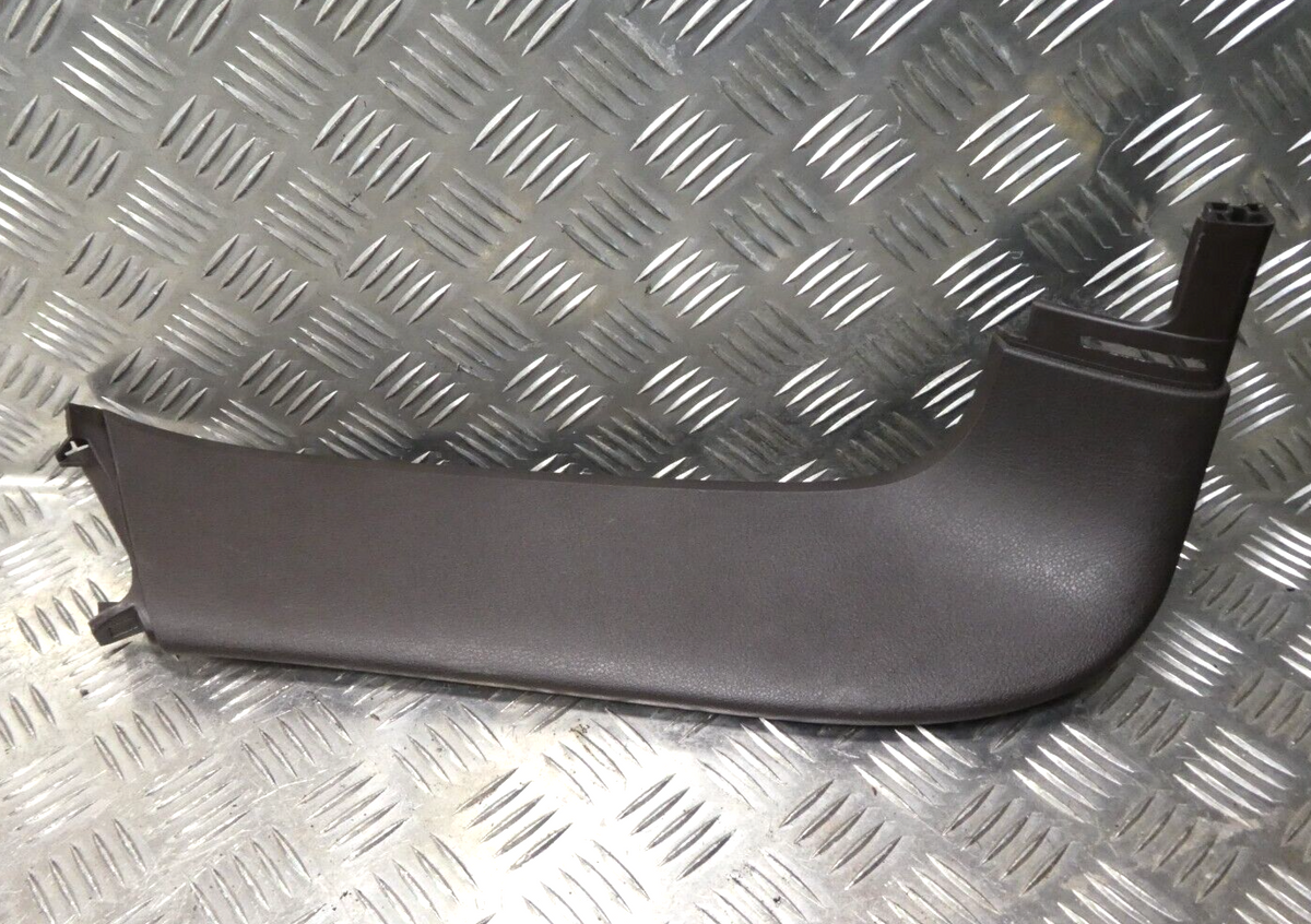 Porsche Cayenne 92A Fensterrahmen links 7P5867587 espresso ORIGINAL gebraucht - Heckklappe – Produktansicht 1