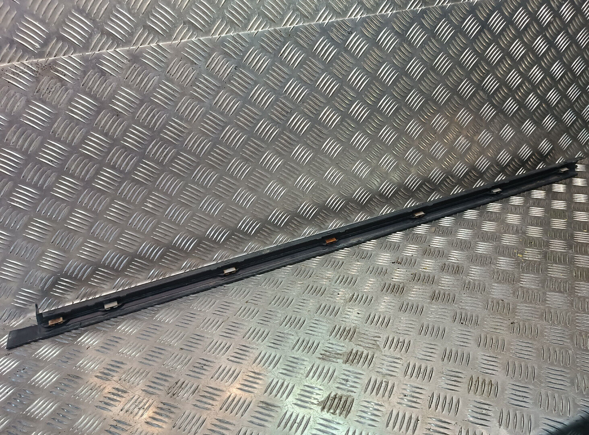 Porsche Cayenne S 92A Linke Abdeckung 7P5853537 LH ORIGINAL gebraucht - Seitenschwellerverkleidung – Produktansicht 2