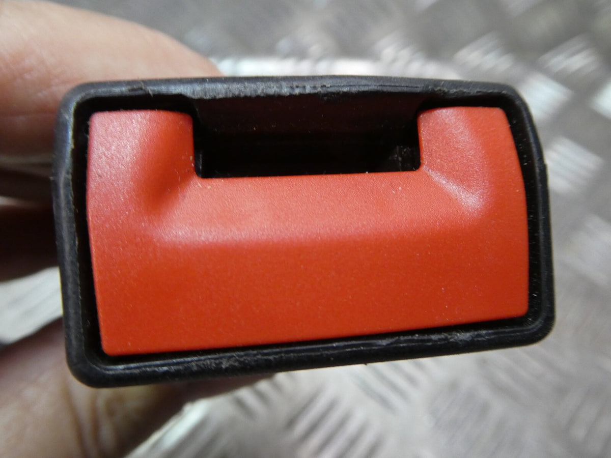 Porsche Macan 95B hinten Links 95B857753A ORIGINAL gebraucht - Gurtschloss – Produktansicht 2