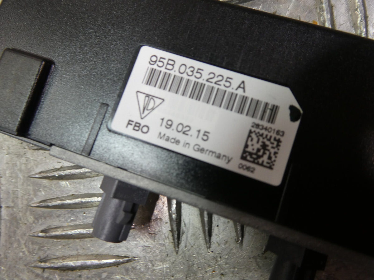 Porsche Macan 95B Antennenverstärker Steuergerät ORIGINAL gebraucht - 95B035225A – Produktansicht 3