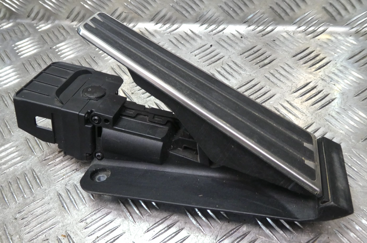 Porsche 3.0 E-Hybrid Gaspedal 6PV008792-40 _ 298.721.507.F ORIGINAL gebraucht - Panamera – Produktansicht 1