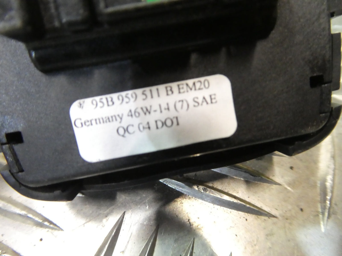 Porsche Macan 95B Absenkung des Fahrzeughecks 95B959511B EM20 ORIGINAL gebraucht - Schalter – Produktansicht 3
