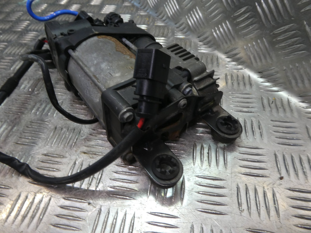 Orig. PORSCHE MACAN 3.0 TDI Luftfederung 95B616006C ORIGINAL gebraucht - Kompressor – Produktansicht 5