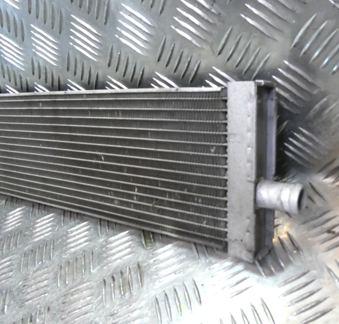 Porsche 3.0 S E-Hybrid Wasserkühler Kühler Radiator 7P0121212A ORIGINAL gebraucht - Panamera – Produktansicht 3