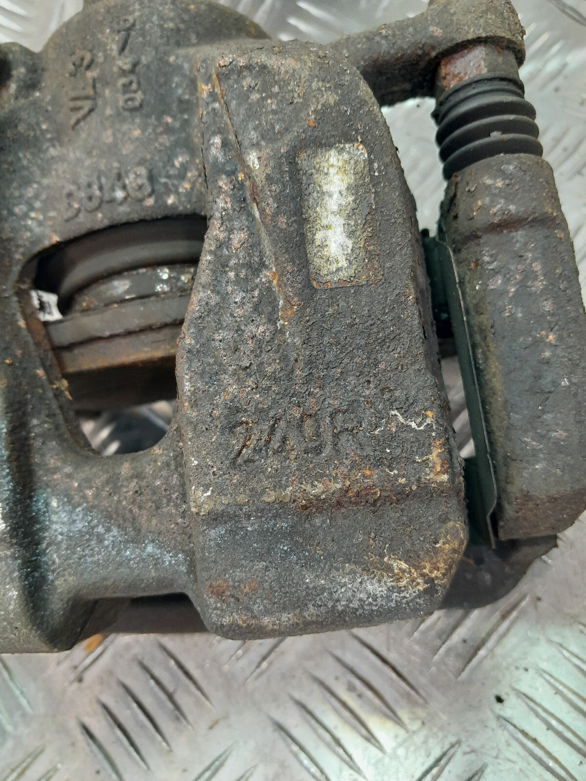 Jeep 1.6 Mjet Original Bremssattel Vorne Rechts 249R 0848 gebraucht - Renegade – Produktansicht 3