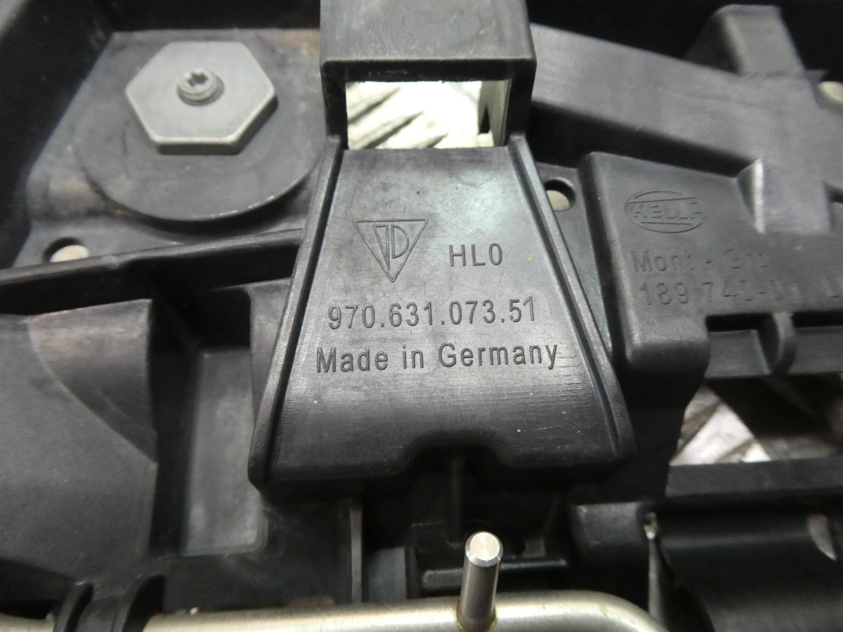 Porsche Panamera 3.0 E-Hybrid Scheinwerfer Halter Links ORIGINAL gebraucht - 97063107351 – Produktansicht 3
