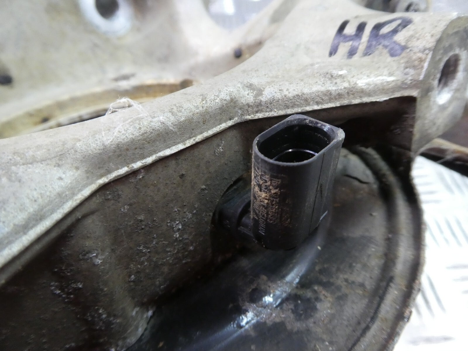 Porsche Cayenne 92A hinten rechts 7P0609404D 7P0505436A ORIGINAL gebraucht - Achsschenkel – Produktansicht 3