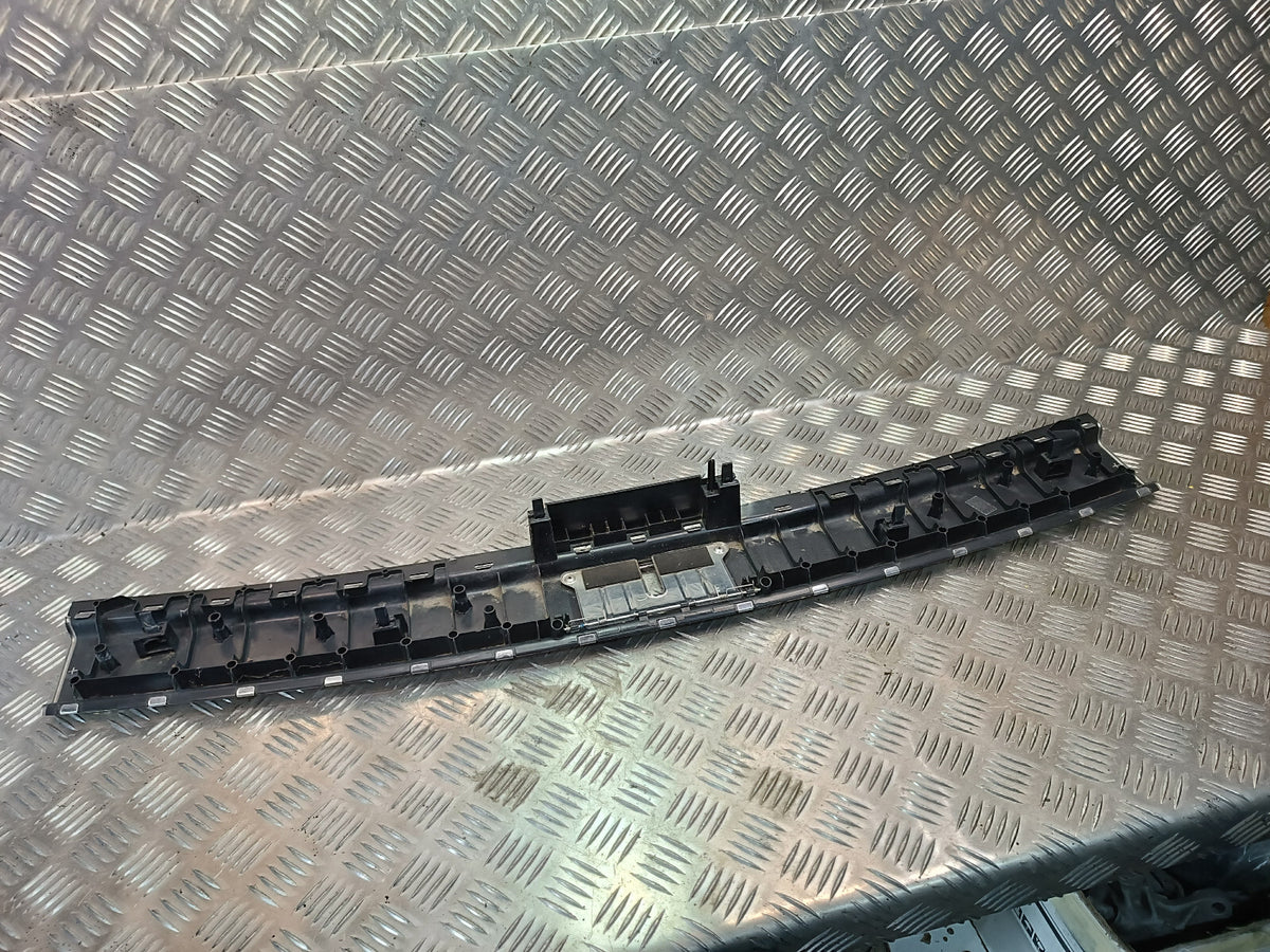 Porsche Cayenne S 92A Verkleidung Kofferraum Abdeckung 7P0863459E ORIGINAL gebraucht - Ladekante – Produktansicht 2
