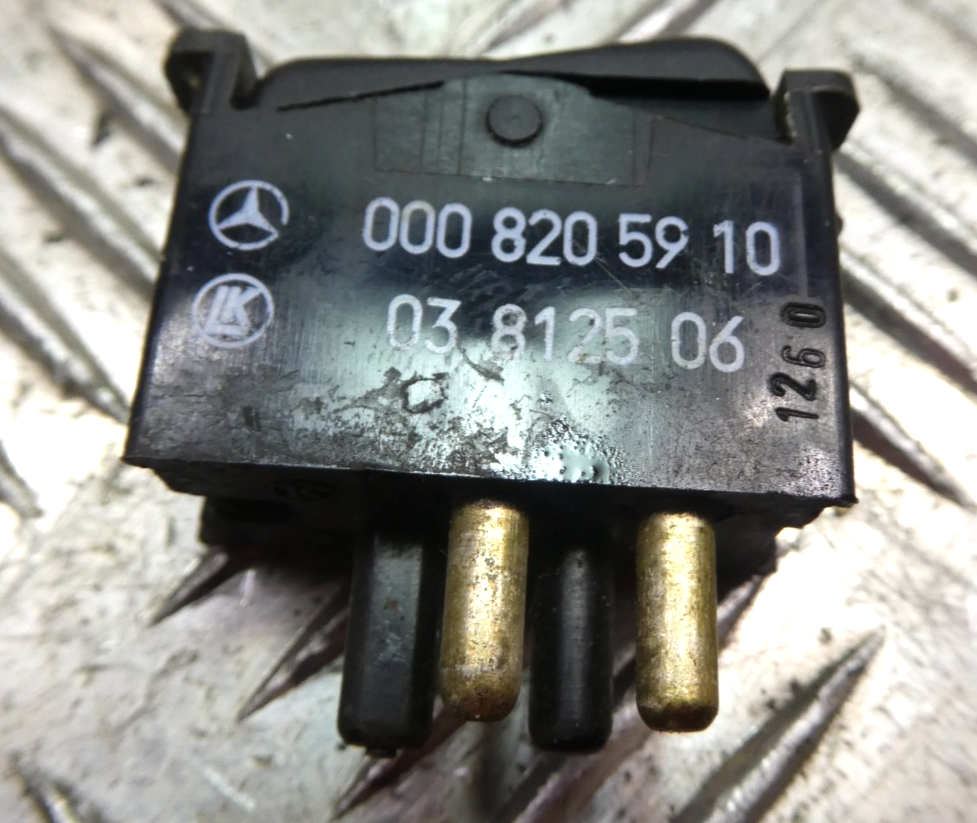 Original Mercedes-Benz W126 C126 SEC Schalter Innenbeleuchtung gebraucht - 0008205910 – Produktansicht 3