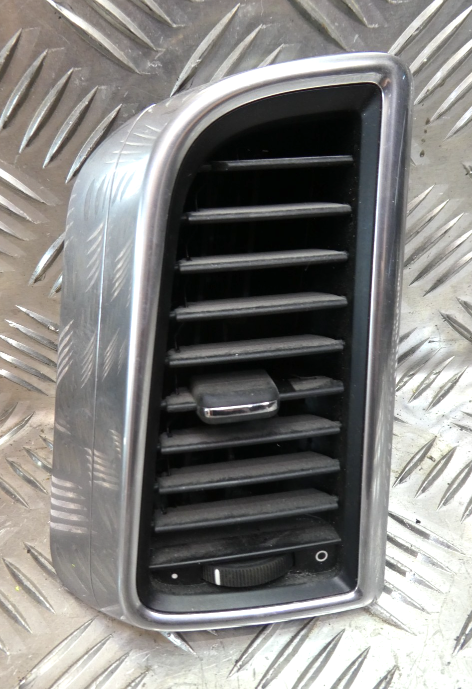Porsche Panamera S 970 Luftdüse B-Säule rechts ORIGINAL gebraucht - 97055535201 – Produktansicht 1