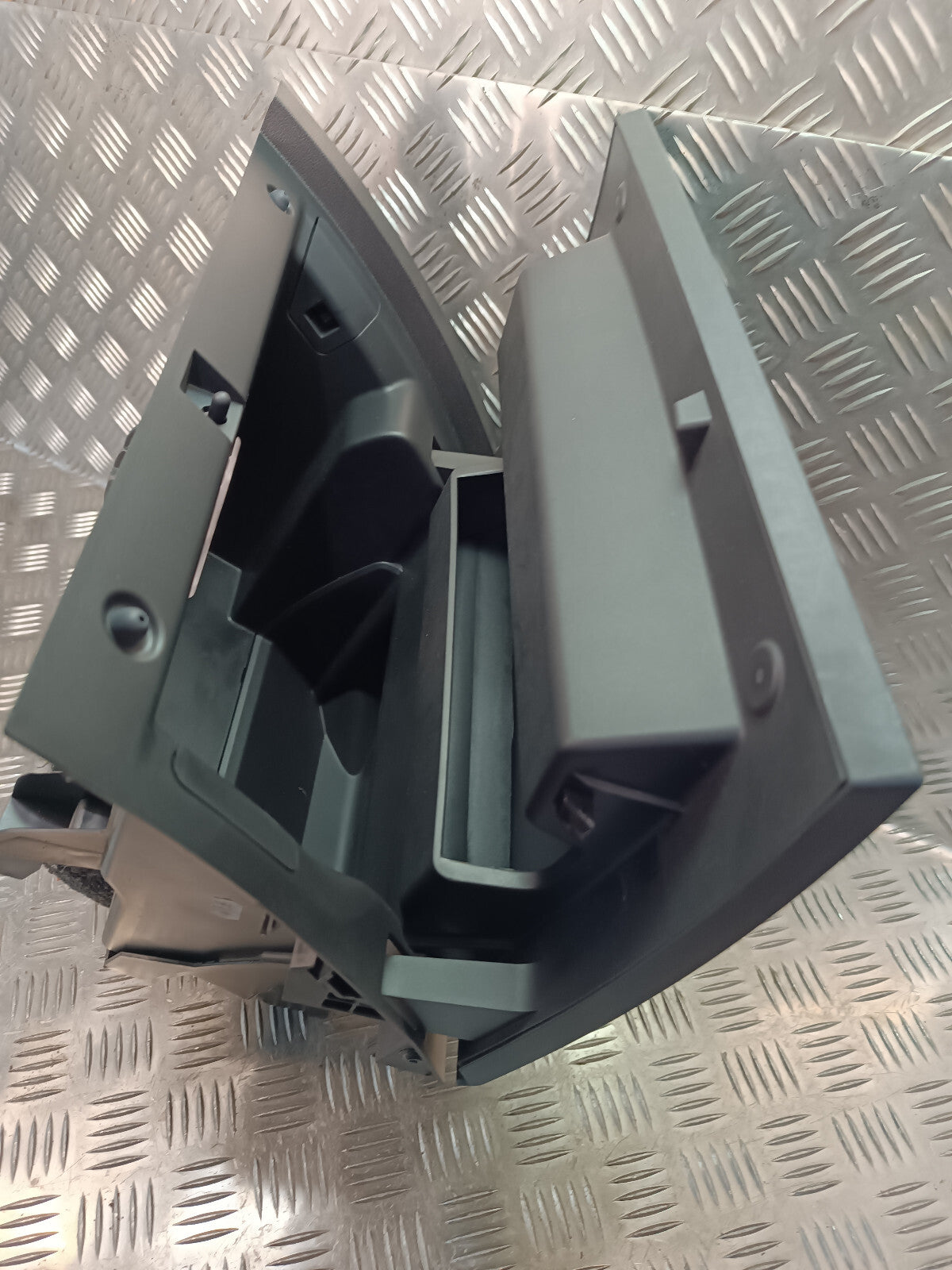 Renault Zoe 2022 Original Handschuhfach 537742M gebraucht - 2271603X – Produktansicht 2